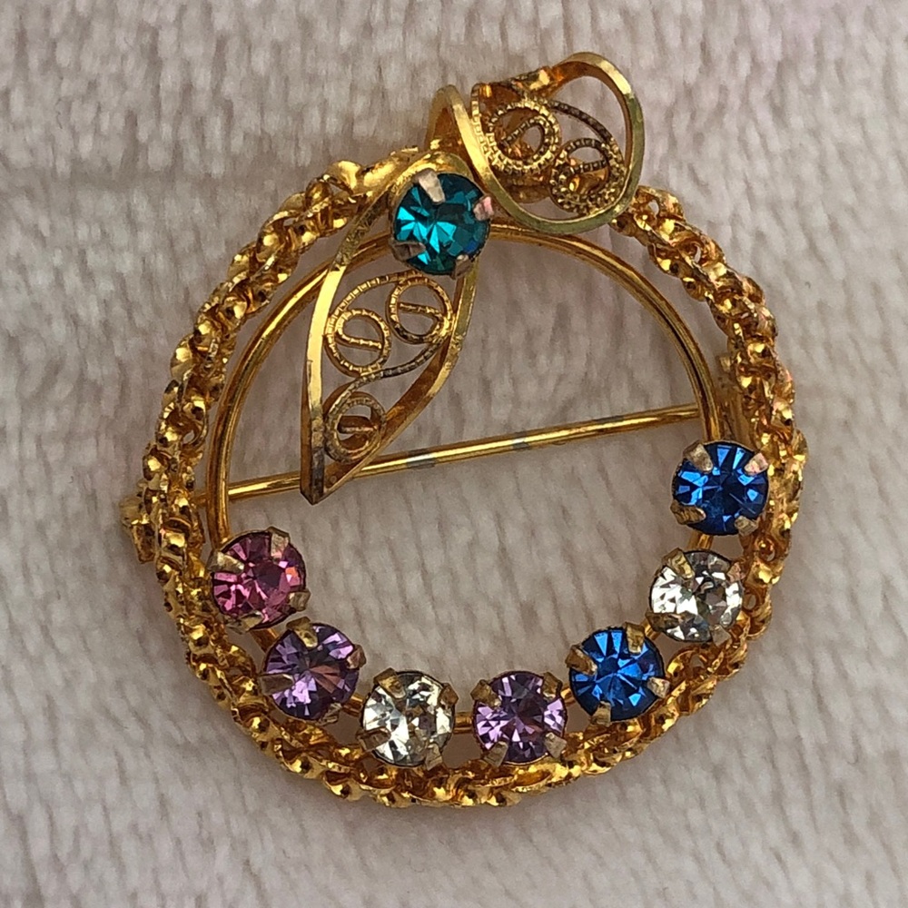 Gold-Tone Multicolor Rhinestones Filigree Circle Brooch - signed PC 12k GF